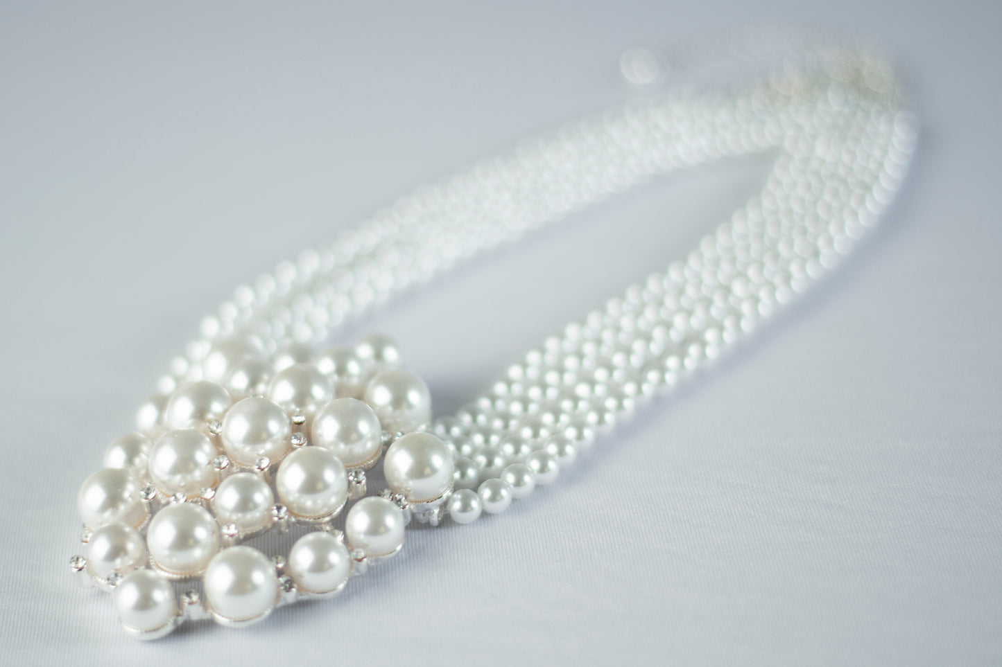 Madam President White Pearl Necklace Set