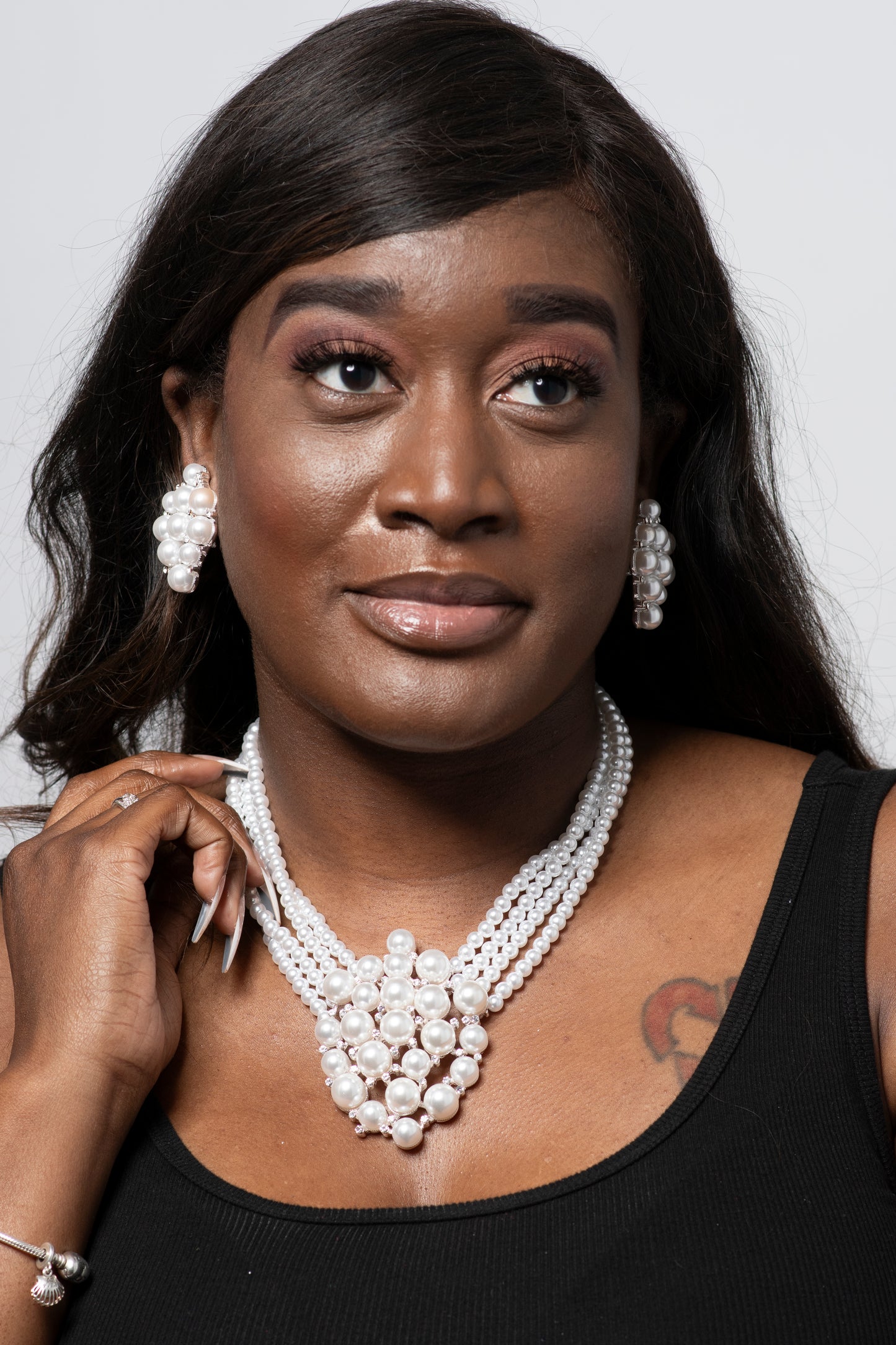 Madam President White Pearl Necklace Clip-on Set