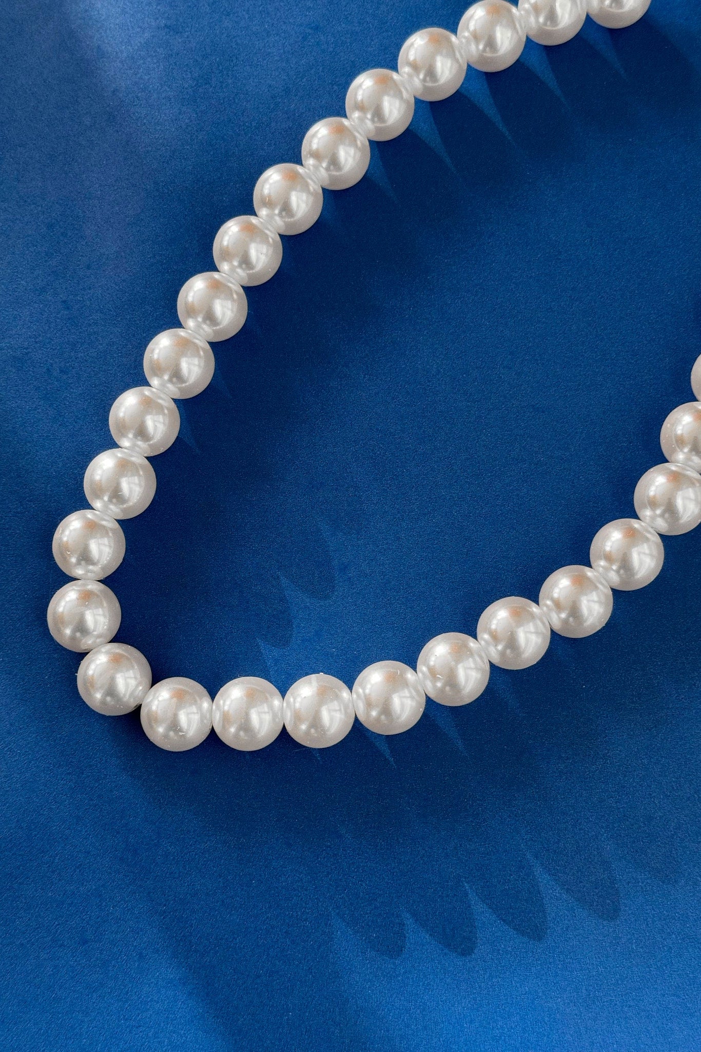 Single Strand White Pearl Necklace Stud Earring Set