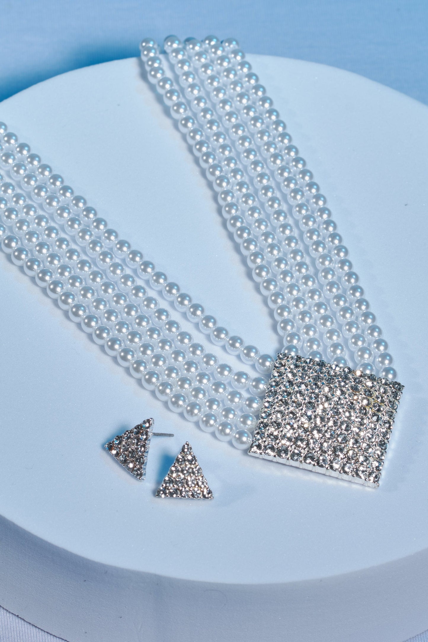 Diamonds & 5 Strand Pearls Necklace Set