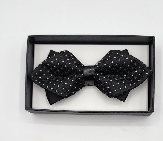 The Black Diamond Tip Bow Tie