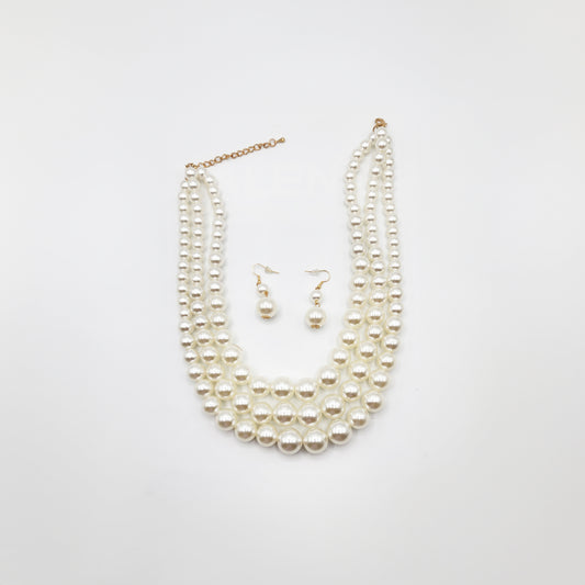 The Sassy Off White Pearl Set